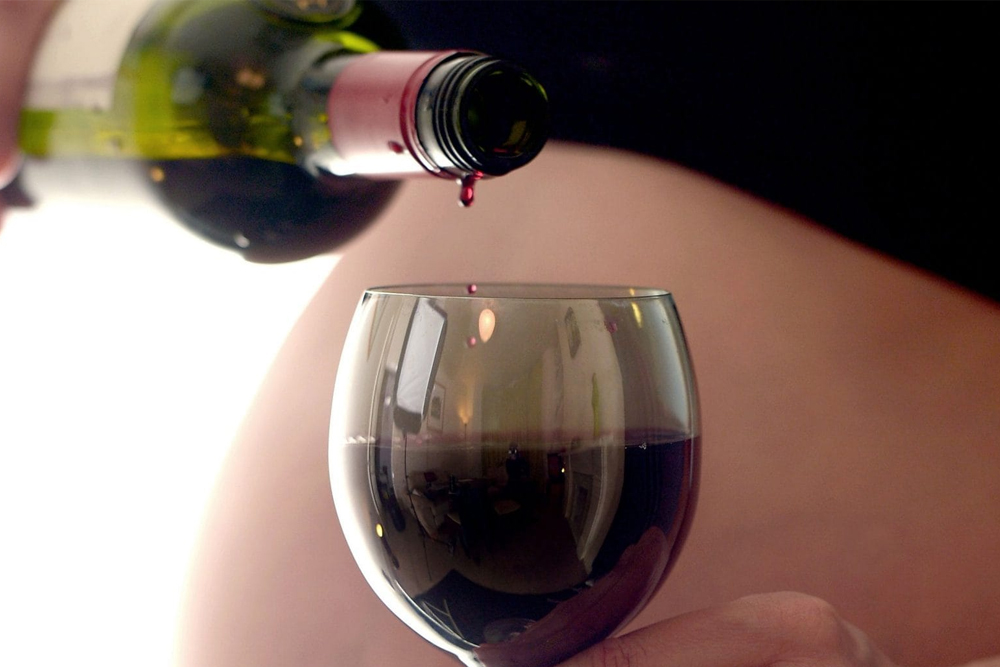 Можно ли пить красное вино при беременности. Бокал вина при беременности
